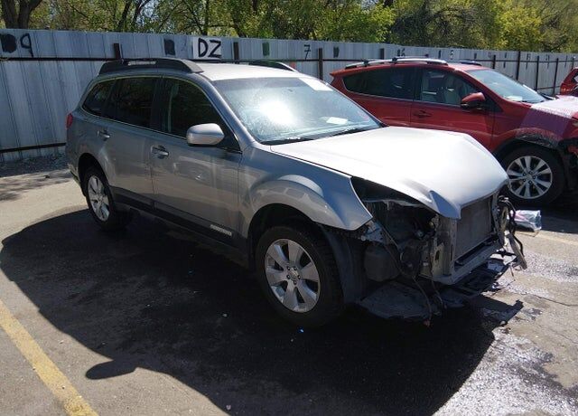 2010 SUBARU Outback