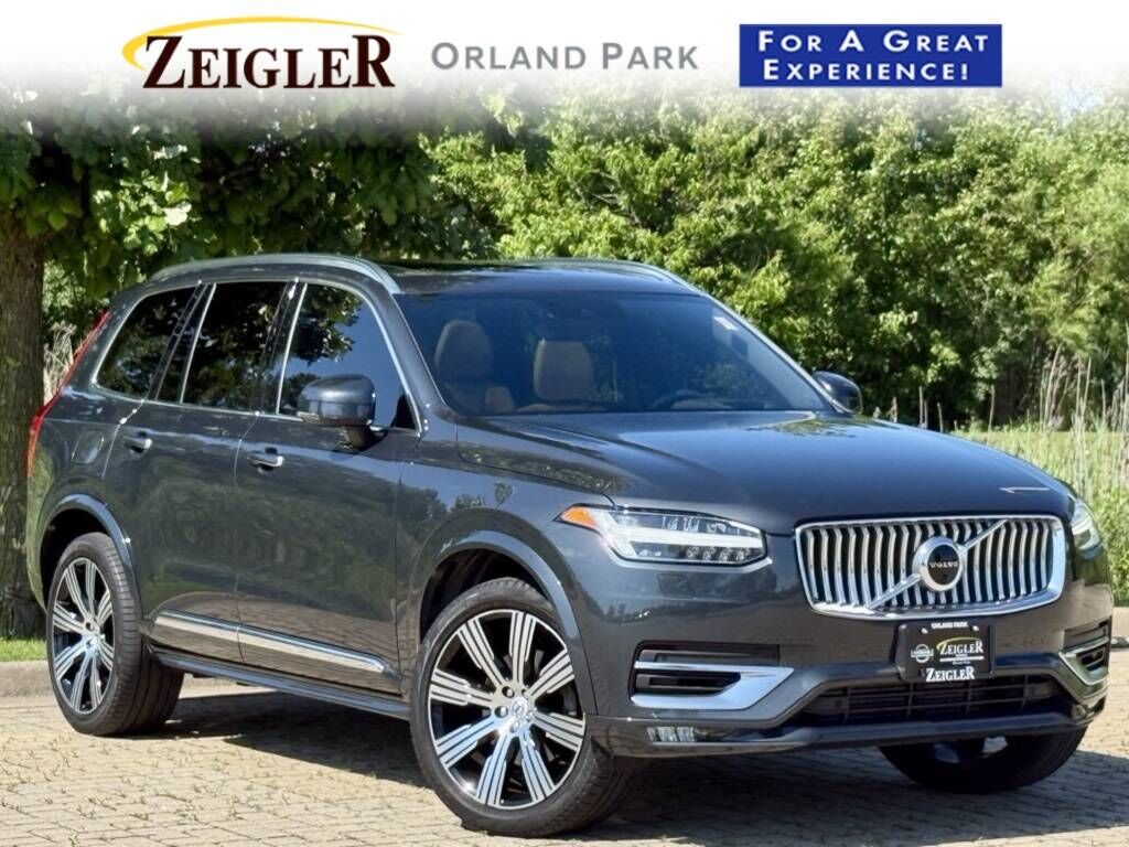 2022 VOLVO XC90