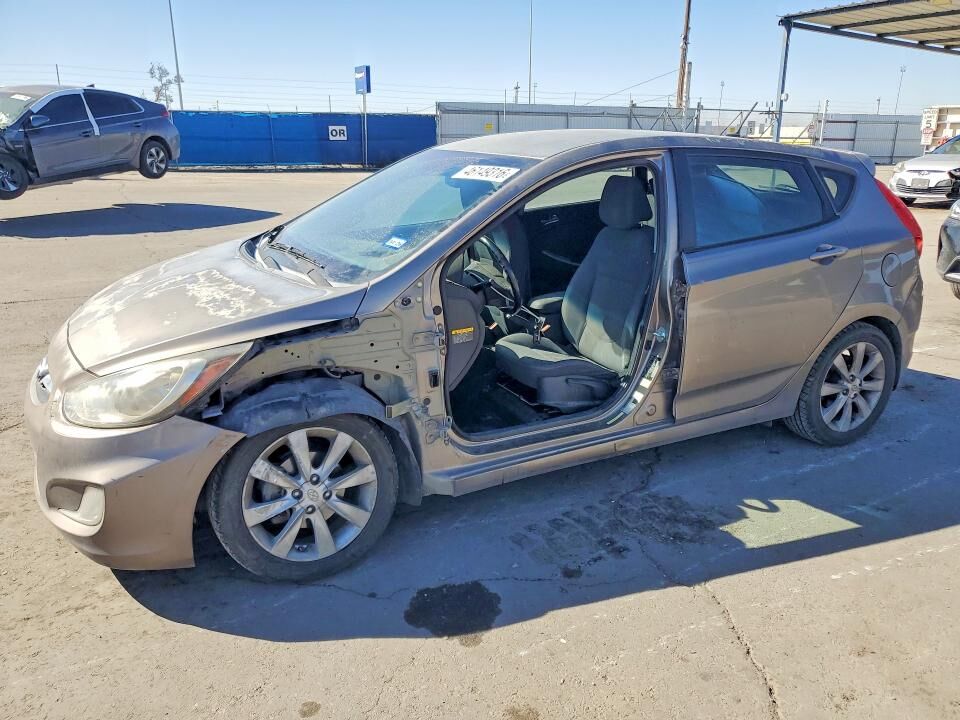 2013 HYUNDAI Accent
