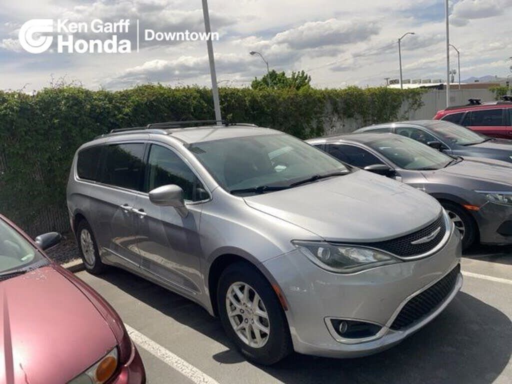 2020 CHRYSLER Pacifica