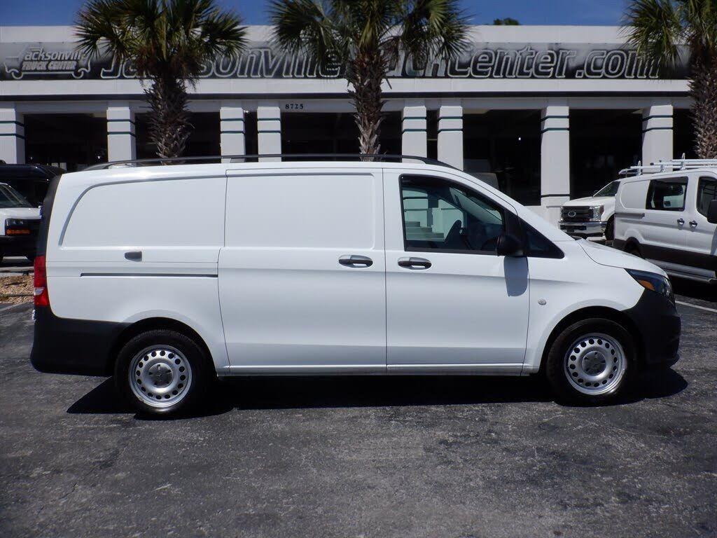 2018 MERCEDES-BENZ METRIS