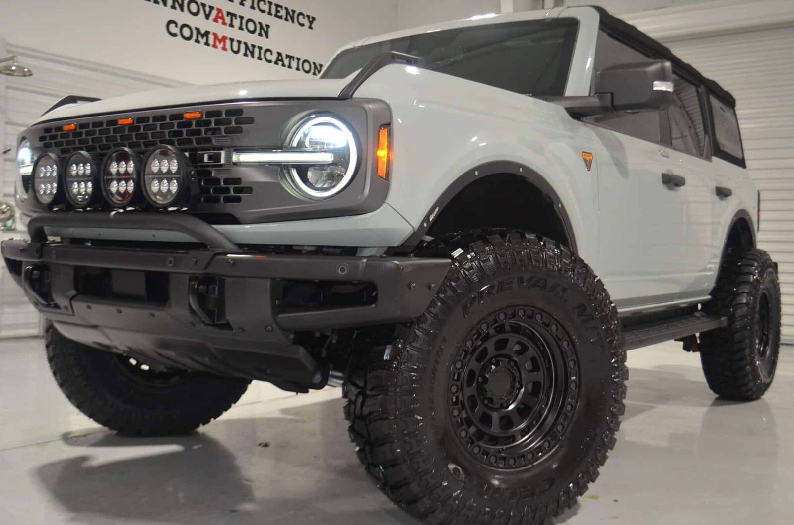 2022 FORD Bronco