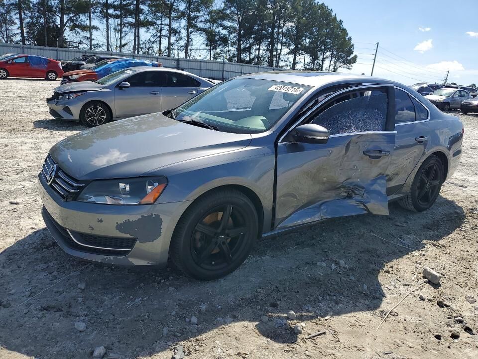 2013 VOLKSWAGEN Passat