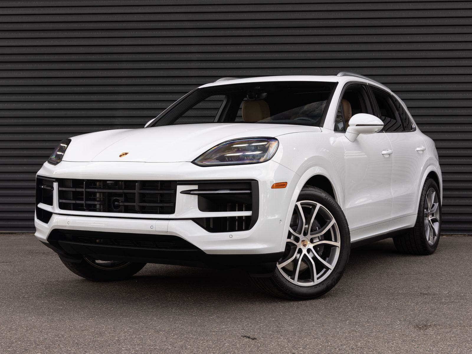 2025 PORSCHE Cayenne