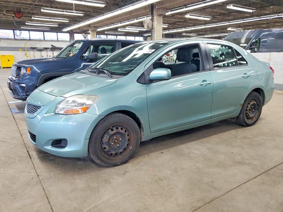 2010 TOYOTA Yaris