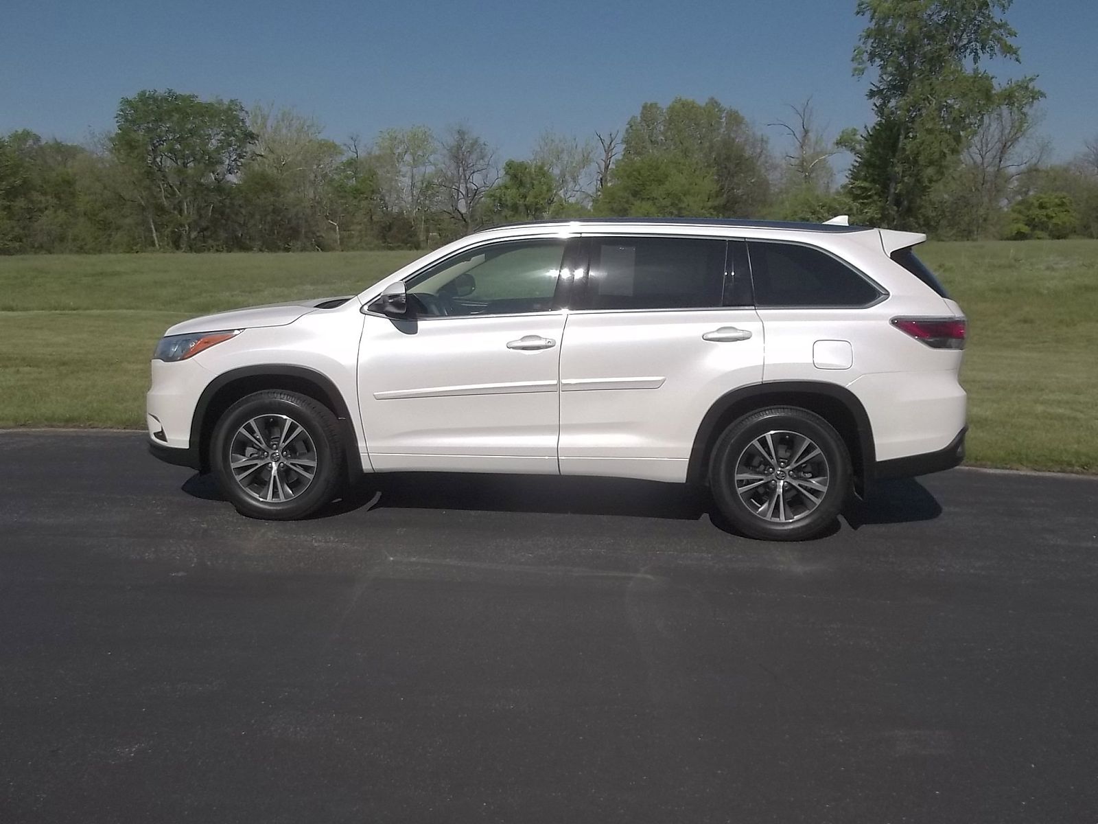 2016 TOYOTA Highlander