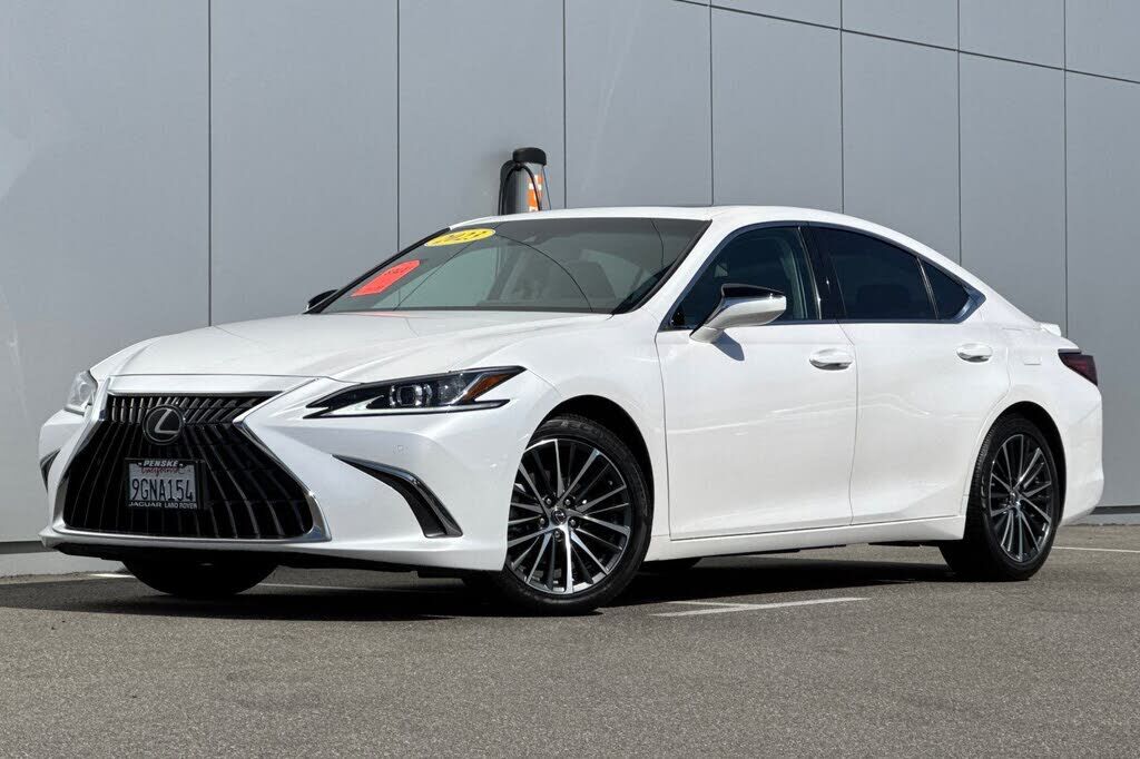 2023 LEXUS ES