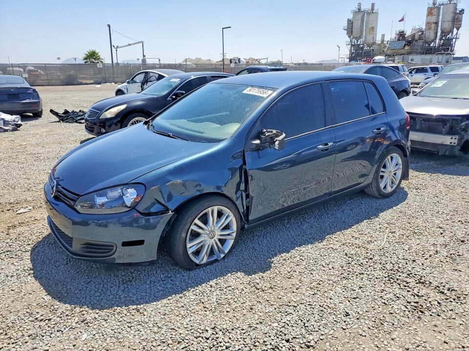 2013 VOLKSWAGEN Golf