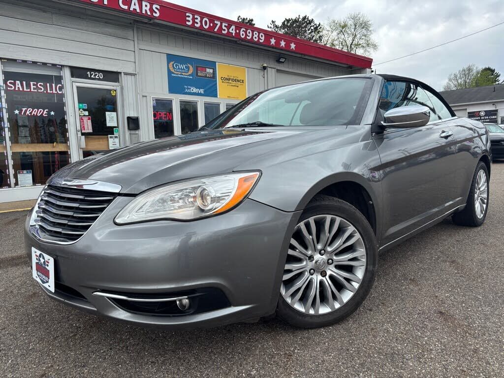 2013 CHRYSLER 200