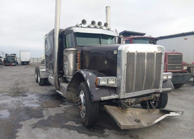 2005 PETERBILT 379