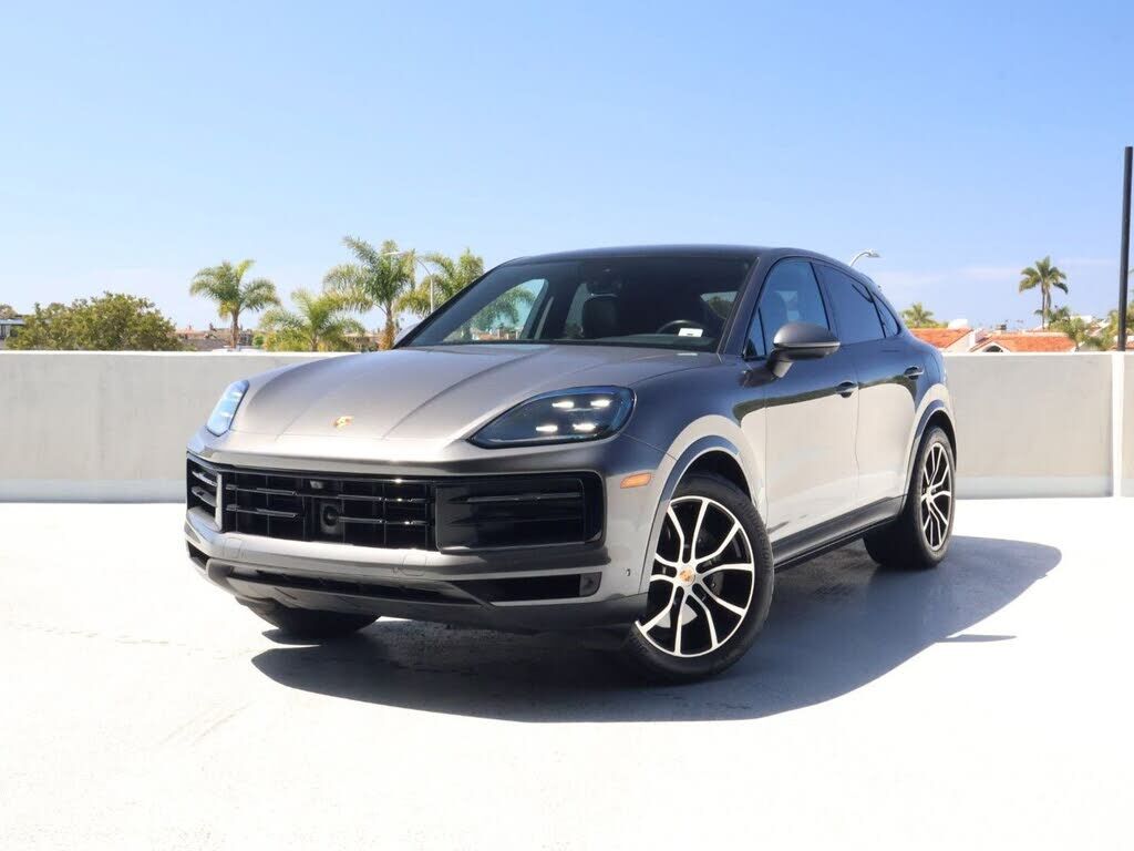 2024 PORSCHE Cayenne
