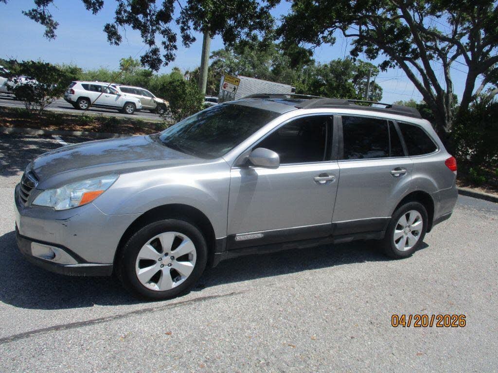 2010 SUBARU Outback