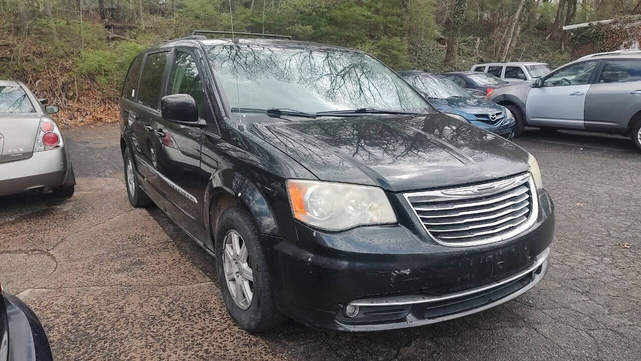 2013 CHRYSLER Town and Country