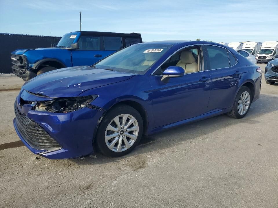 2018 TOYOTA Camry