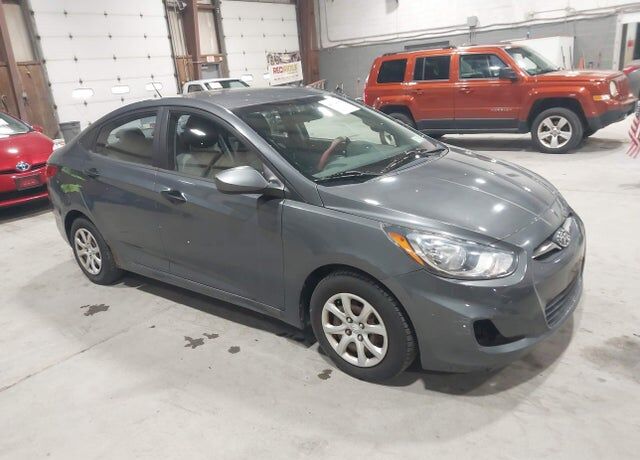 2012 HYUNDAI Accent