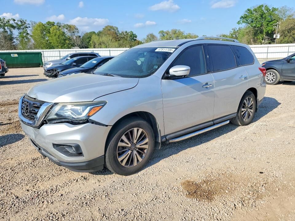 2017 NISSAN Pathfinder