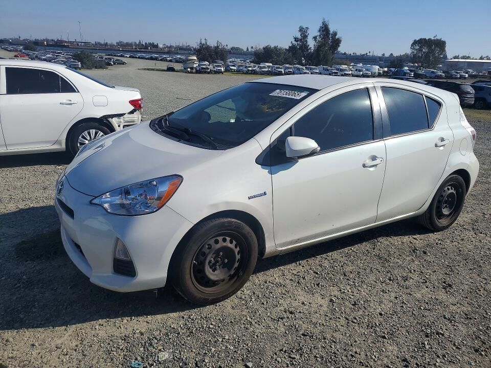 2013 TOYOTA Prius