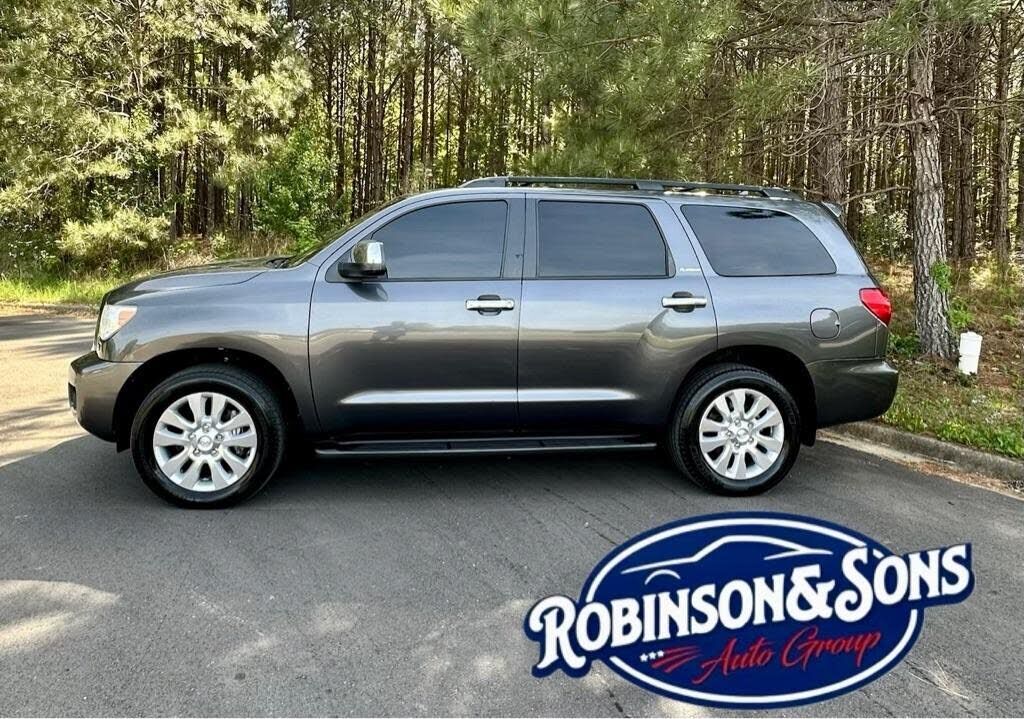 2016 TOYOTA Sequoia