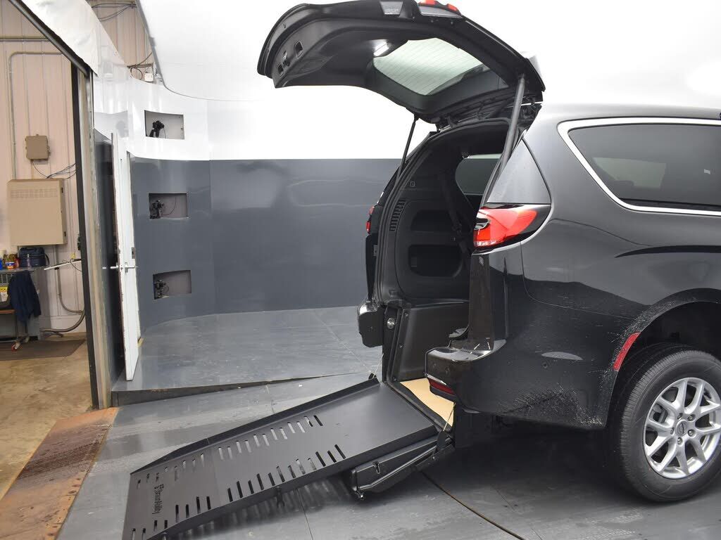 2025 CHRYSLER Pacifica