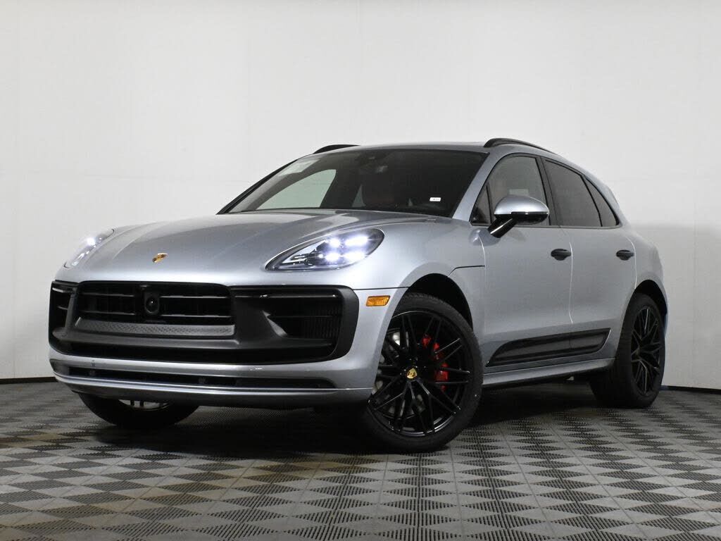 2026 PORSCHE Macan
