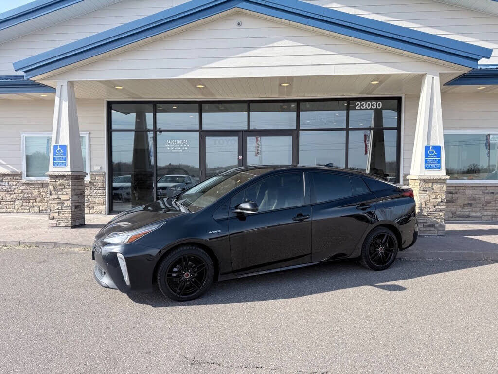 2019 TOYOTA PRIUS