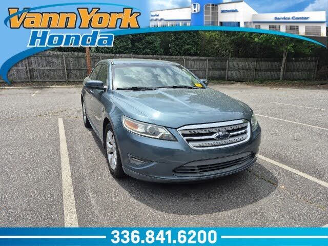 2010 FORD Taurus
