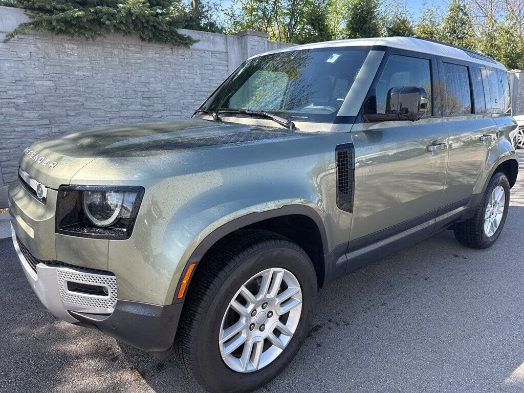 2024 LAND ROVER Defender
