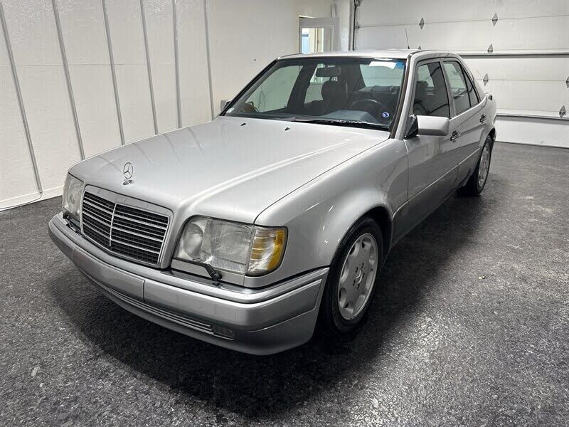 1994 MERCEDES-BENZ E-Class