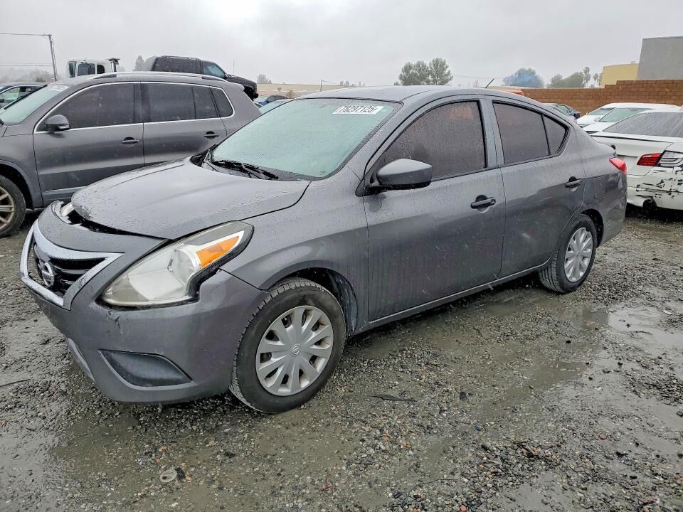 2016 NISSAN Versa