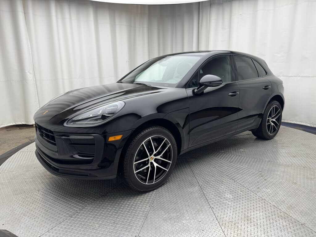 2023 PORSCHE Macan