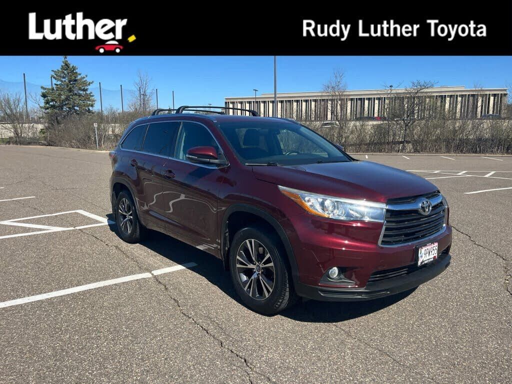 2016 TOYOTA Highlander