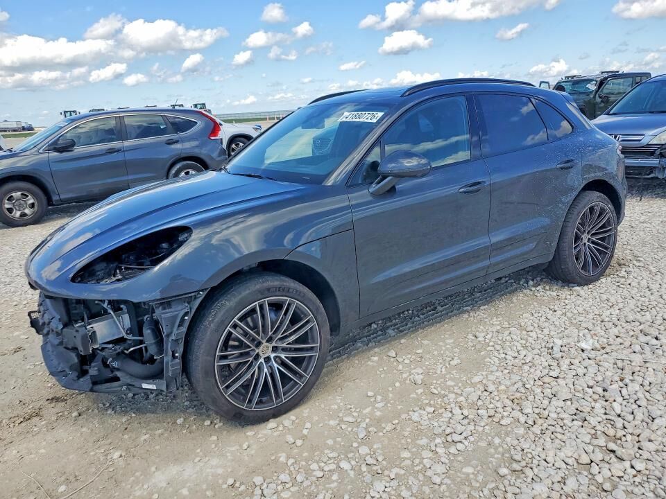 2025 PORSCHE Macan
