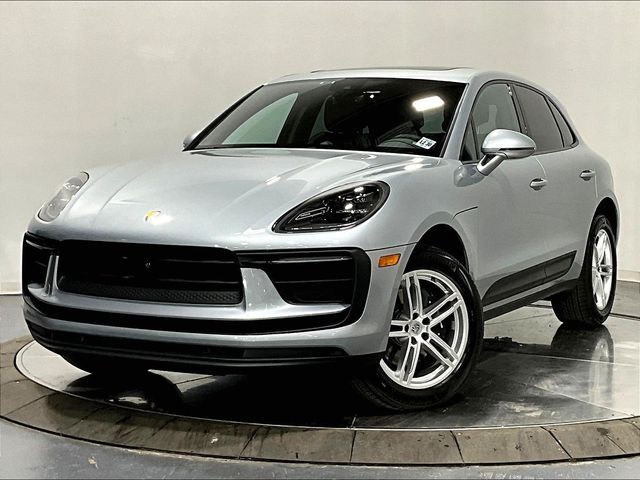 2026 PORSCHE Macan