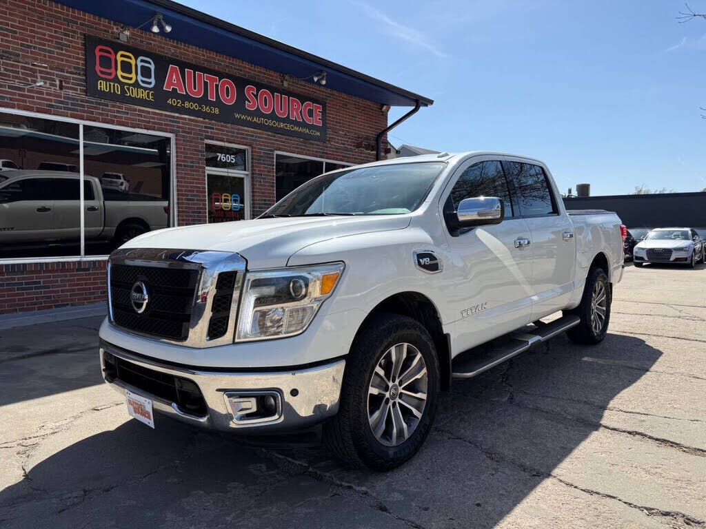2017 NISSAN Titan