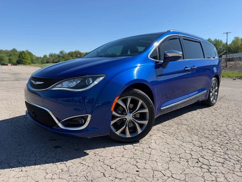 2019 CHRYSLER Pacifica