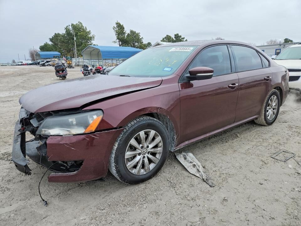2013 VOLKSWAGEN Passat