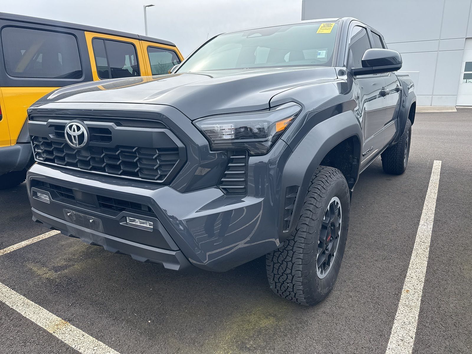 2024 TOYOTA Tacoma