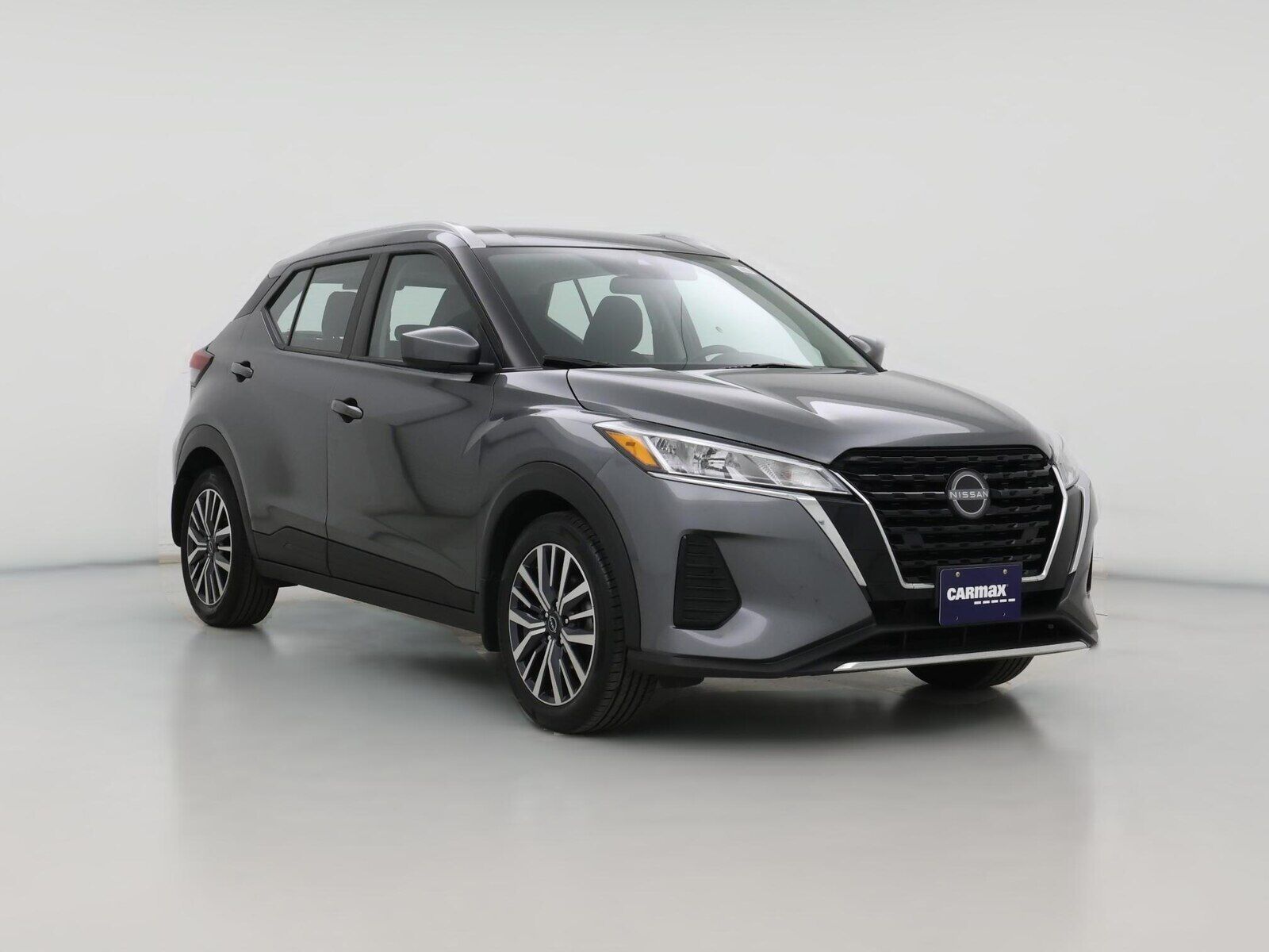 2022 NISSAN Kicks