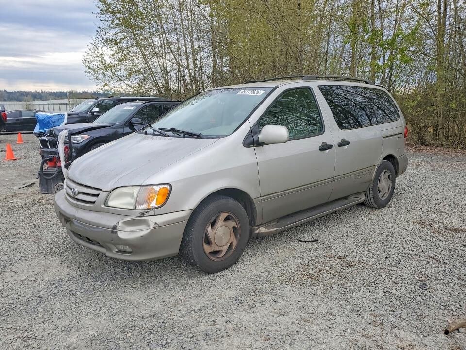 2002 TOYOTA Sienna