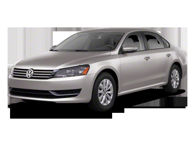 2013 VOLKSWAGEN Passat