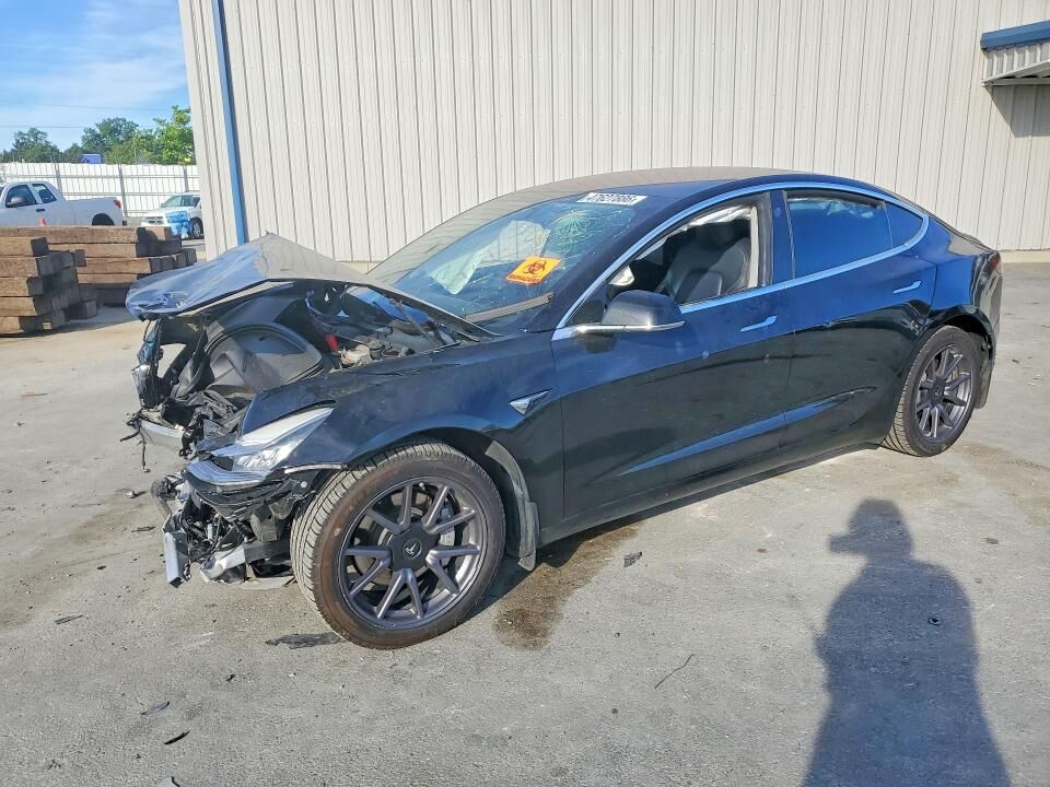 2018 TESLA Model 3