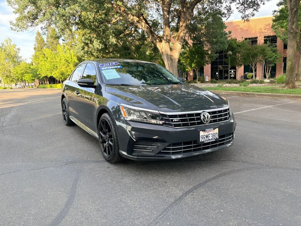 2018 VOLKSWAGEN Passat