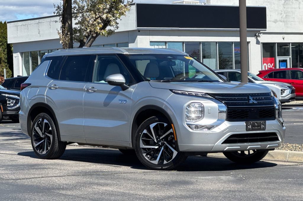 2024 MITSUBISHI Outlander