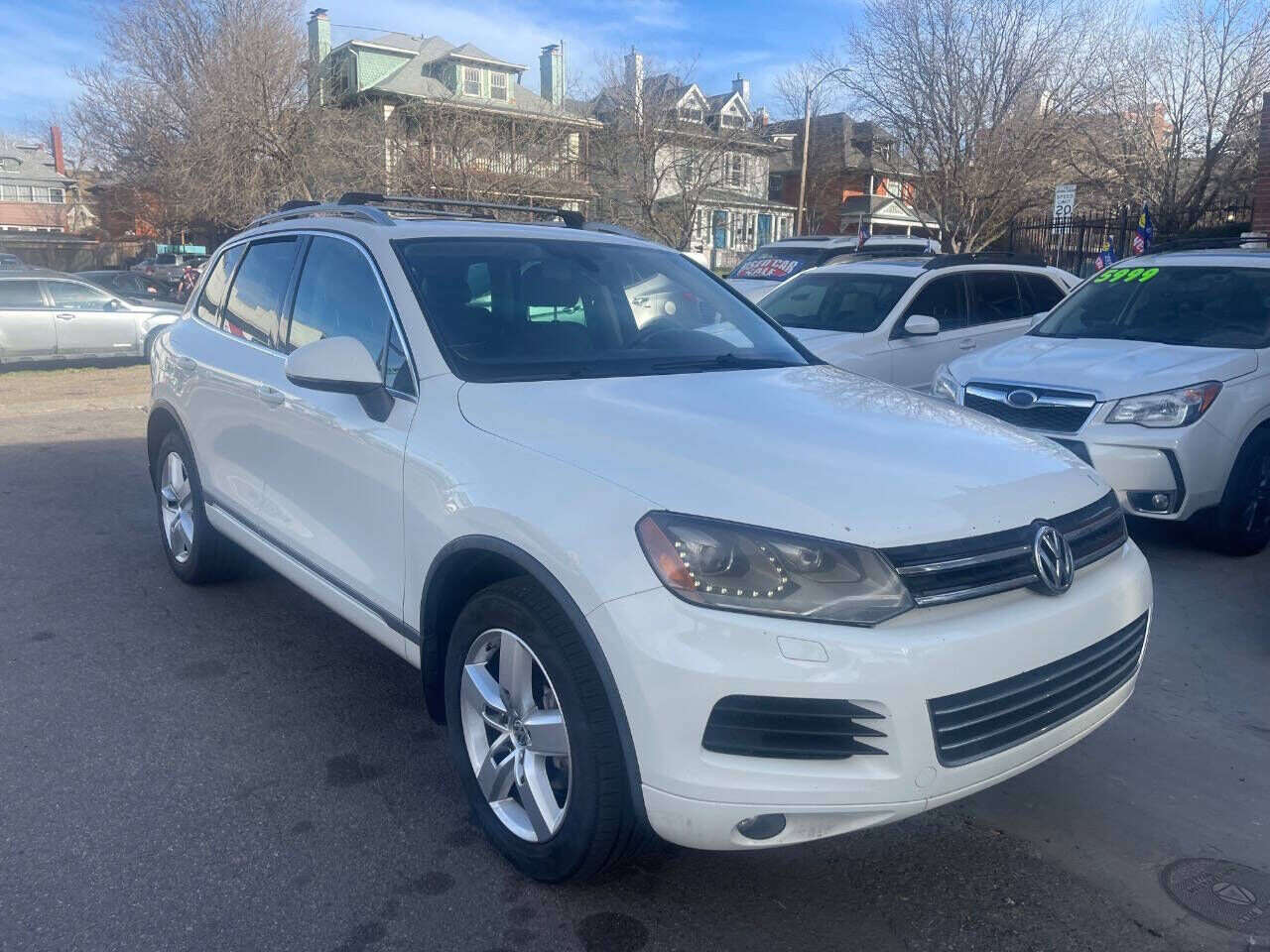 2012 VOLKSWAGEN Touareg