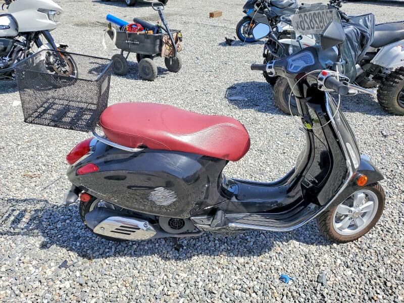 2015 PIAGGIO AND VESPA Primavera