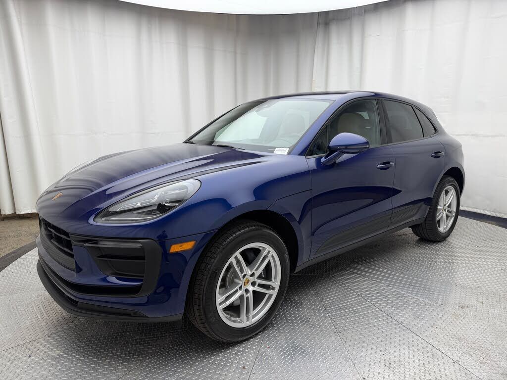 2026 PORSCHE Macan