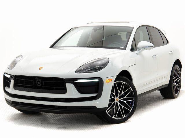 2025 PORSCHE Macan