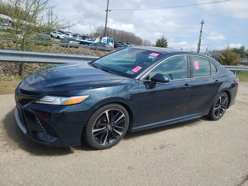 2018 TOYOTA Camry
