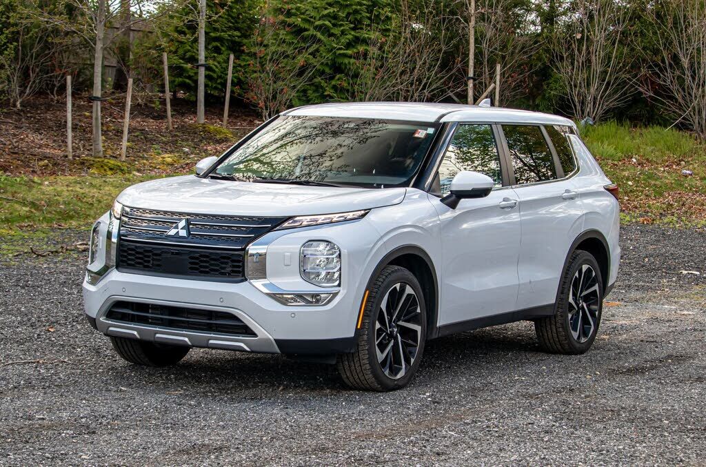 2024 MITSUBISHI Outlander