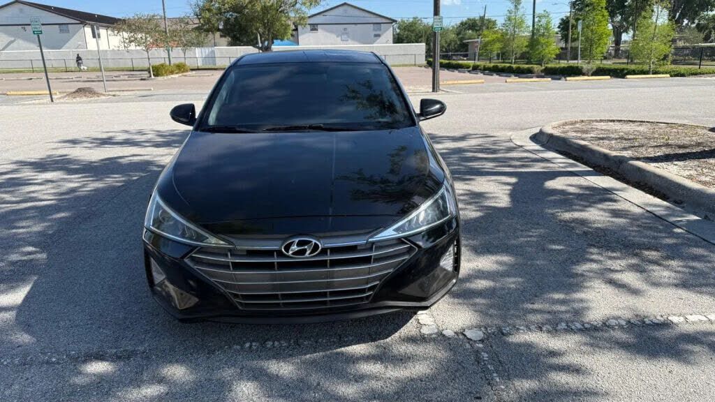 2019 HYUNDAI Elantra